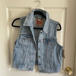 NWT Levi’s Denim Vest